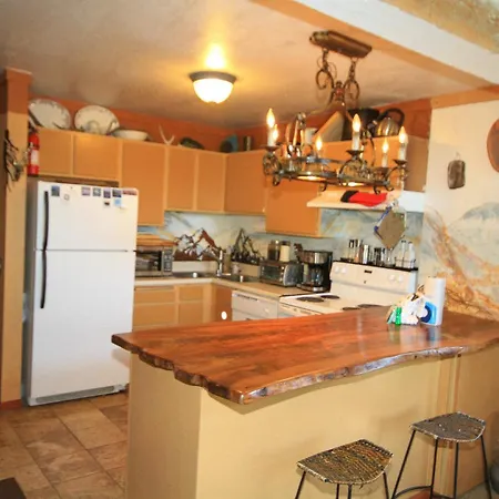 Mammoth Ski Racquet Club 042